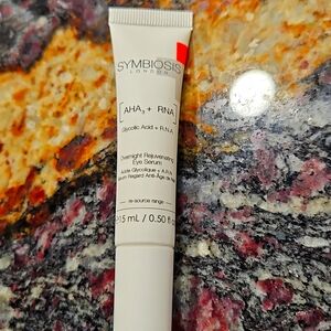 Symbiosis London - Overnight Rejuvenating Eye Serum - 15 ml